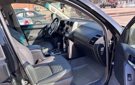 Toyota Land Cruiser Prado 150 рестайлинг 2, 2011 год, 2 170 000 рублей, 14 фотография