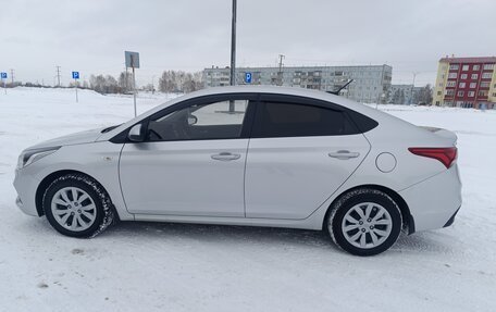 Hyundai Solaris II рестайлинг, 2017 год, 1 350 000 рублей, 3 фотография