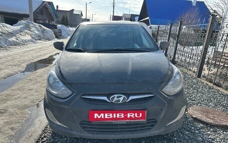 Hyundai Solaris II рестайлинг, 2011 год, 580 000 рублей, 2 фотография