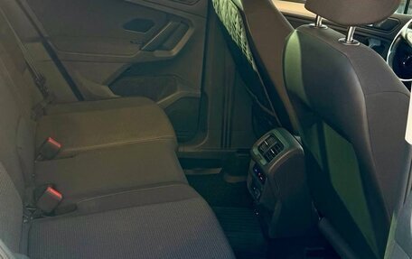 Volkswagen Tiguan II, 2019 год, 2 600 000 рублей, 3 фотография