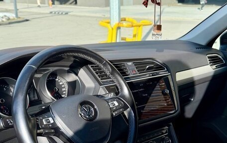 Volkswagen Tiguan II, 2019 год, 2 600 000 рублей, 5 фотография