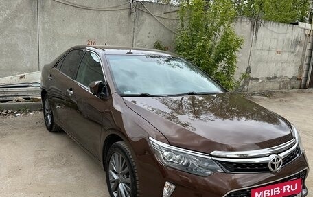 Toyota Camry, 2017 год, 1 700 000 рублей, 3 фотография