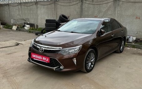 Toyota Camry, 2017 год, 1 700 000 рублей, 2 фотография