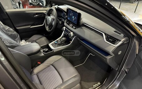 Toyota RAV4, 2025 год, 6 870 000 рублей, 6 фотография