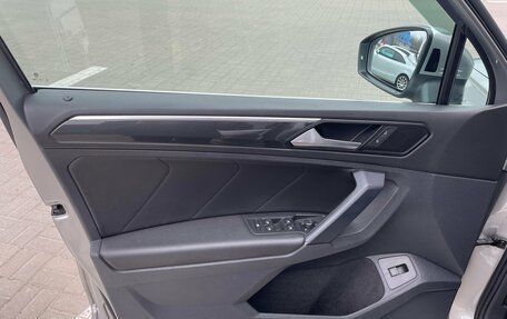 Volkswagen Tiguan II, 2019 год, 3 440 000 рублей, 13 фотография