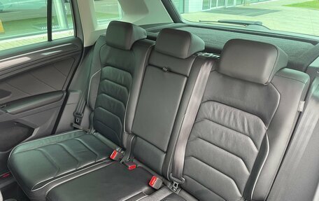 Volkswagen Tiguan II, 2019 год, 3 440 000 рублей, 32 фотография