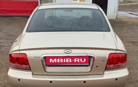 Hyundai Sonata IV рестайлинг, 2005 год, 550 000 рублей, 2 фотография