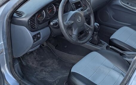 Nissan Almera, 2005 год, 400 000 рублей, 12 фотография