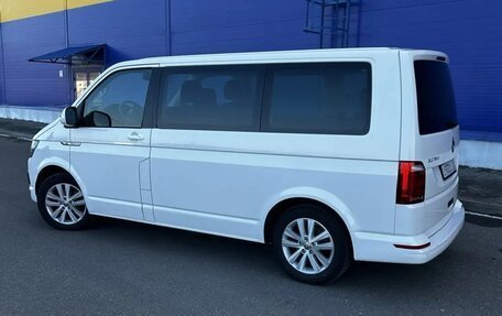 Volkswagen Multivan T6 рестайлинг, 2018 год, 4 900 000 рублей, 6 фотография