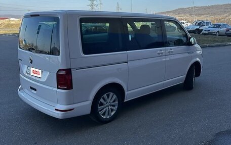 Volkswagen Multivan T6 рестайлинг, 2018 год, 4 900 000 рублей, 5 фотография