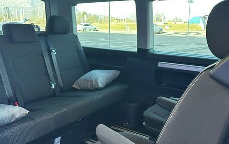 Volkswagen Multivan T6 рестайлинг, 2018 год, 4 900 000 рублей, 13 фотография