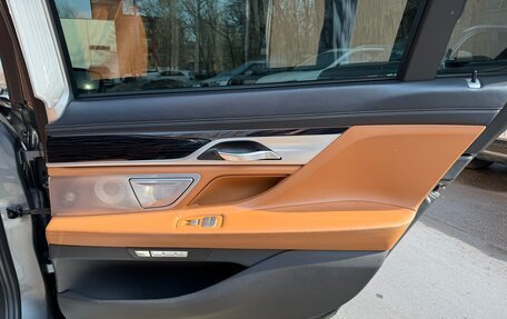 BMW 7 серия, 2017 год, 3 690 000 рублей, 12 фотография