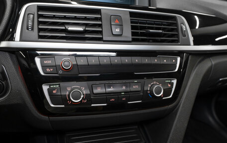 BMW 3 серия, 2017 год, 2 590 000 рублей, 16 фотография