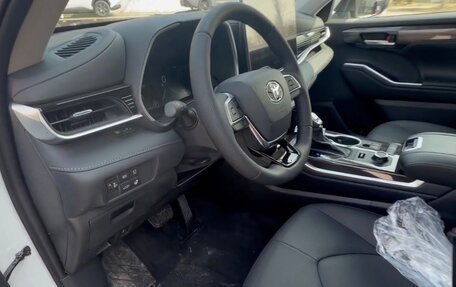 Toyota Highlander, 2026 год, 5 747 000 рублей, 2 фотография