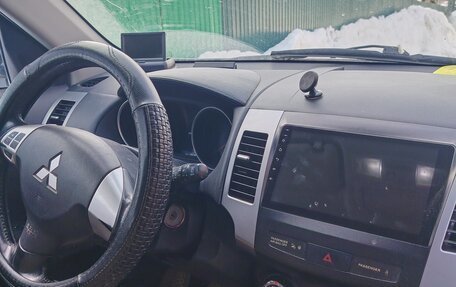 Mitsubishi Outlander III рестайлинг 3, 2011 год, 950 000 рублей, 3 фотография