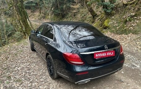 Mercedes-Benz E-Класс, 2016 год, 2 600 000 рублей, 3 фотография