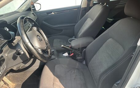 Volkswagen Jetta VI, 2017 год, 1 300 000 рублей, 11 фотография