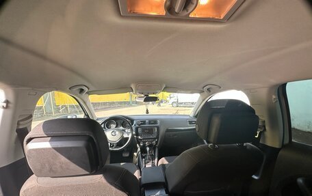 Volkswagen Jetta VI, 2017 год, 1 300 000 рублей, 19 фотография