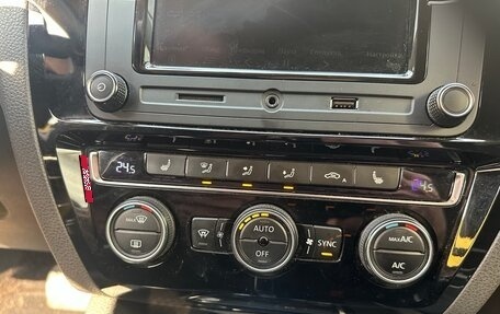 Volkswagen Jetta VI, 2017 год, 1 300 000 рублей, 13 фотография