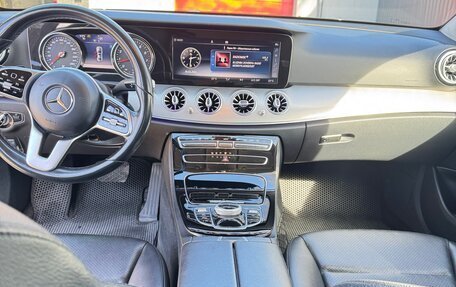 Mercedes-Benz E-Класс, 2018 год, 2 400 000 рублей, 10 фотография