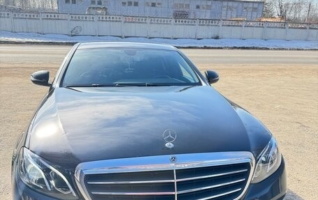 Mercedes-Benz E-Класс, 2018 год, 2 400 000 рублей, 8 фотография