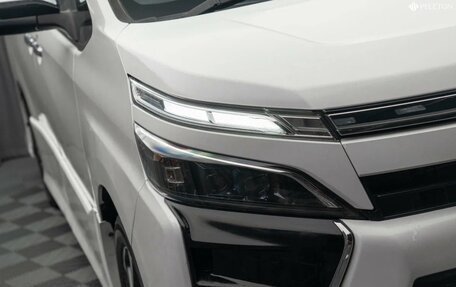 Toyota Voxy III, 2019 год, 2 299 000 рублей, 1 фотография