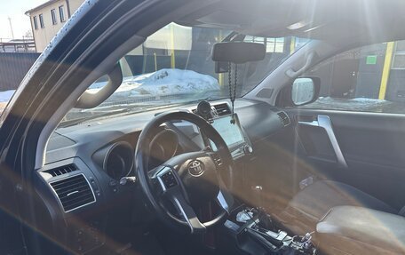 Toyota Land Cruiser Prado 150 рестайлинг 2, 2016 год, 3 550 000 рублей, 7 фотография