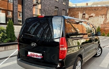 Hyundai H-1 II рестайлинг, 2016 год, 2 470 000 рублей, 3 фотография