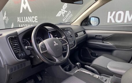 Mitsubishi Outlander III рестайлинг 3, 2014 год, 1 375 000 рублей, 11 фотография