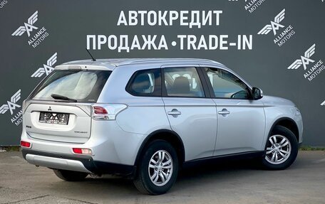Mitsubishi Outlander III рестайлинг 3, 2014 год, 1 375 000 рублей, 8 фотография