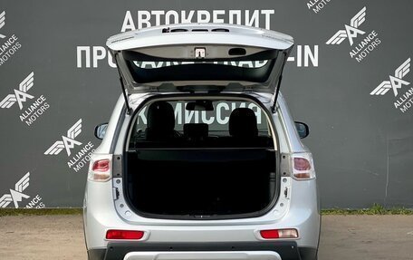 Mitsubishi Outlander III рестайлинг 3, 2014 год, 1 375 000 рублей, 7 фотография