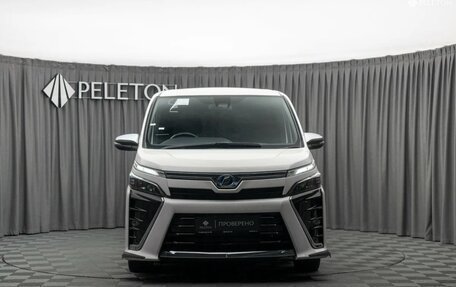 Toyota Voxy III, 2019 год, 2 299 000 рублей, 2 фотография
