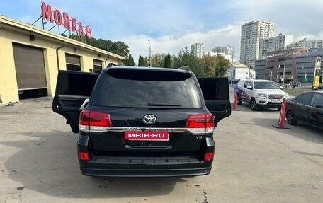 Toyota Land Cruiser 200, 2019 год, 8 326 000 рублей, 6 фотография