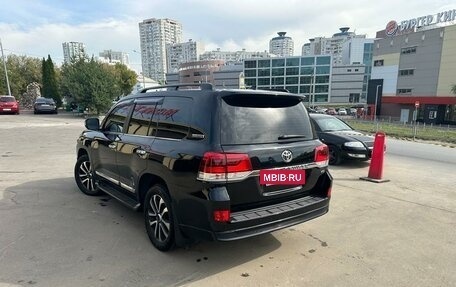 Toyota Land Cruiser 200, 2019 год, 8 326 000 рублей, 4 фотография
