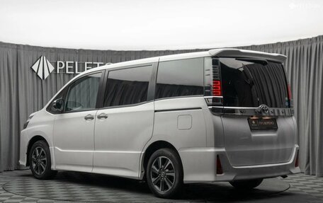 Toyota Voxy III, 2019 год, 2 299 000 рублей, 7 фотография