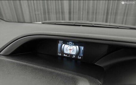 Toyota Voxy III, 2019 год, 2 299 000 рублей, 11 фотография