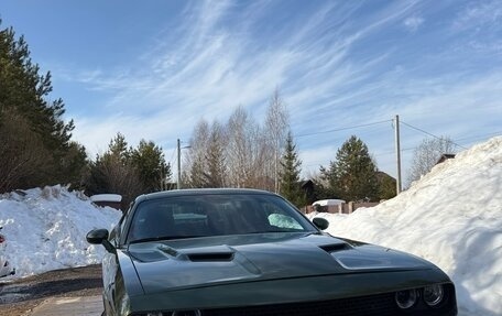 Dodge Challenger III рестайлинг 2, 2021 год, 4 200 000 рублей, 5 фотография