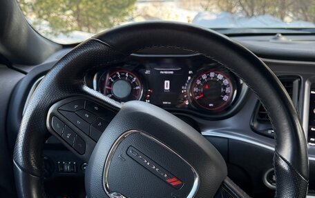 Dodge Challenger III рестайлинг 2, 2021 год, 4 200 000 рублей, 18 фотография