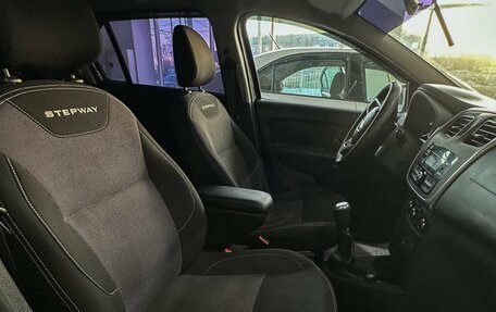 Renault Logan II, 2021 год, 1 099 999 рублей, 9 фотография