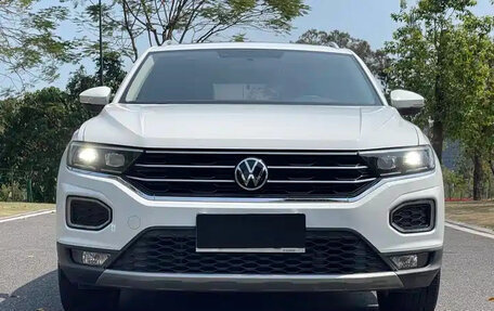 Volkswagen T-Roc I, 2023 год, 1 410 700 рублей, 1 фотография