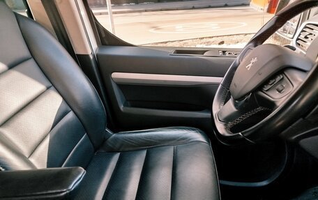 Peugeot Traveller I, 2020 год, 3 200 000 рублей, 16 фотография