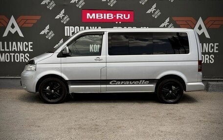 Volkswagen Caravelle T5, 2005 год, 1 135 000 рублей, 4 фотография