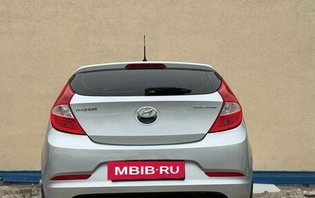 Hyundai Solaris II рестайлинг, 2015 год, 800 000 рублей, 5 фотография