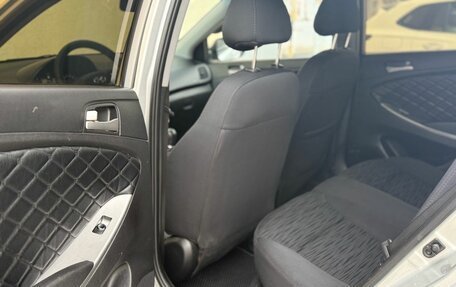 Hyundai Solaris II рестайлинг, 2015 год, 800 000 рублей, 14 фотография