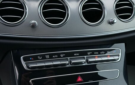 Mercedes-Benz E-Класс, 2018 год, 1 889 000 рублей, 24 фотография