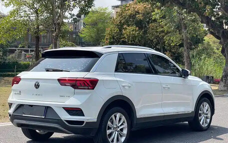 Volkswagen T-Roc I, 2023 год, 1 410 700 рублей, 5 фотография