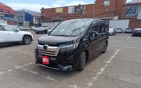 Honda Stepwgn IV, 2019 год, 2 400 000 рублей, 1 фотография