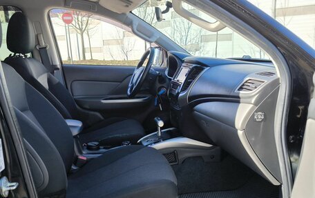 Mitsubishi L200 IV рестайлинг, 2017 год, 2 750 000 рублей, 8 фотография