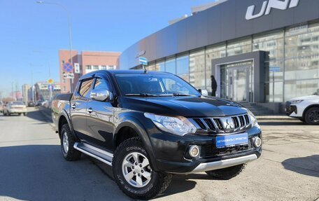 Mitsubishi L200 IV рестайлинг, 2017 год, 2 750 000 рублей, 2 фотография