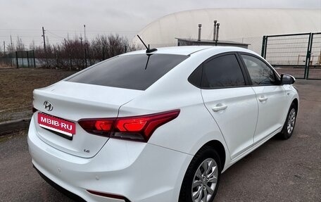 Hyundai Solaris II рестайлинг, 2017 год, 999 000 рублей, 4 фотография